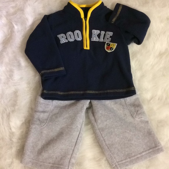 2pc Carter’s Play Fleece - Picture 2 of 5